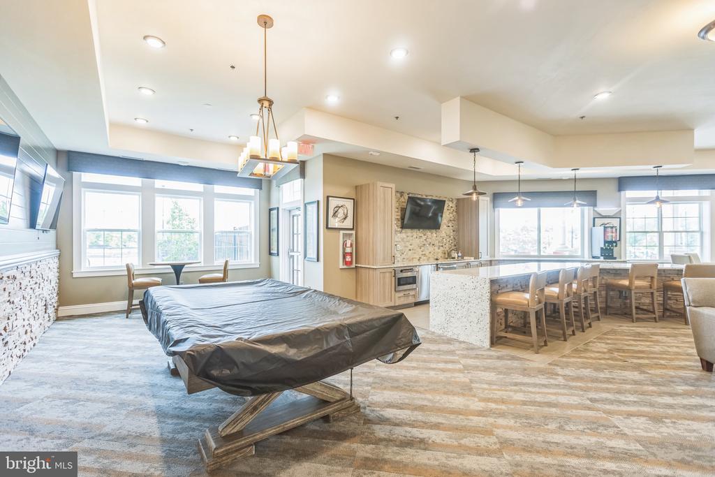 9105 FOX STREAM WAY