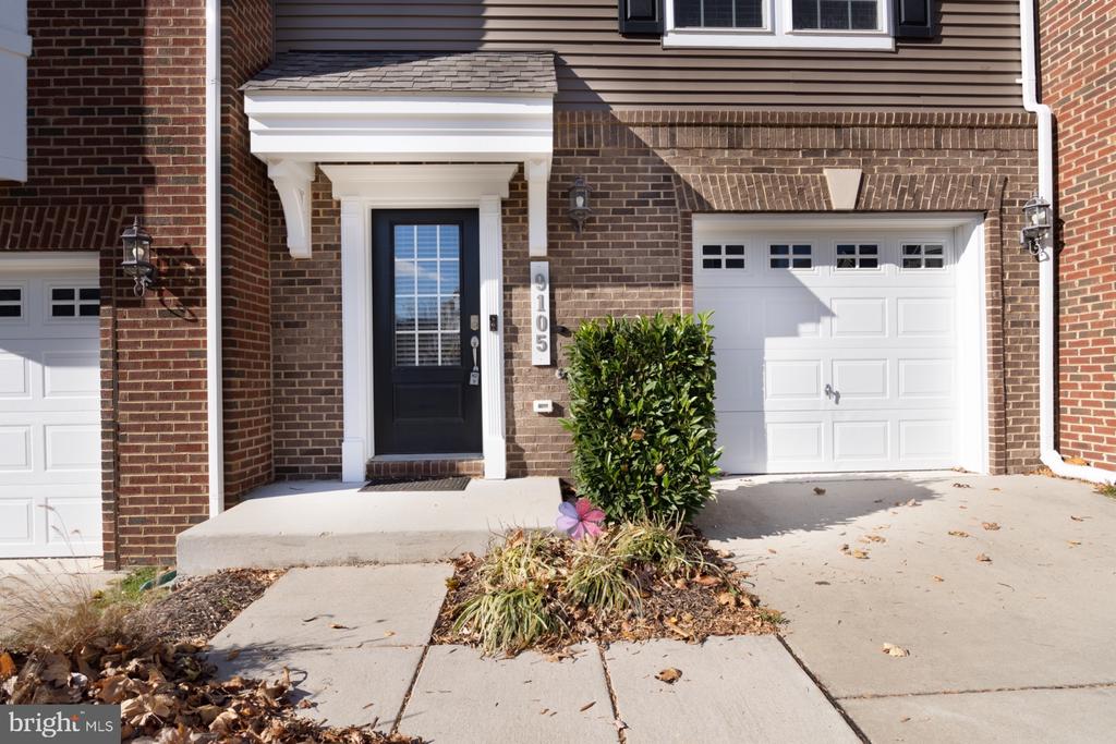 9105 FOX STREAM WAY