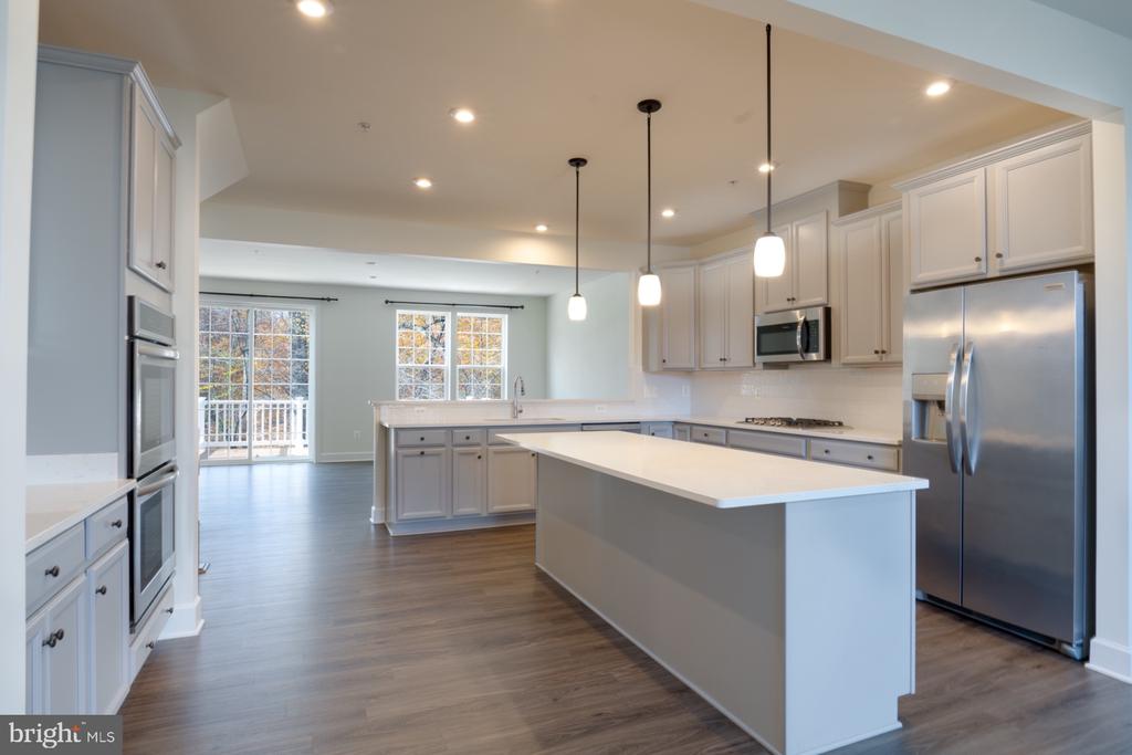 9105 FOX STREAM WAY