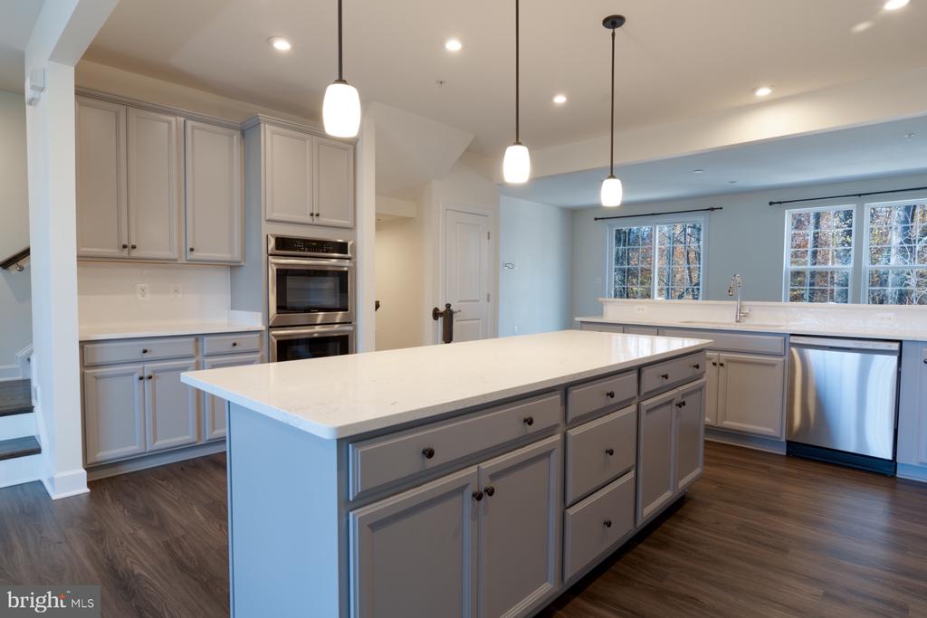 9105 FOX STREAM WAY