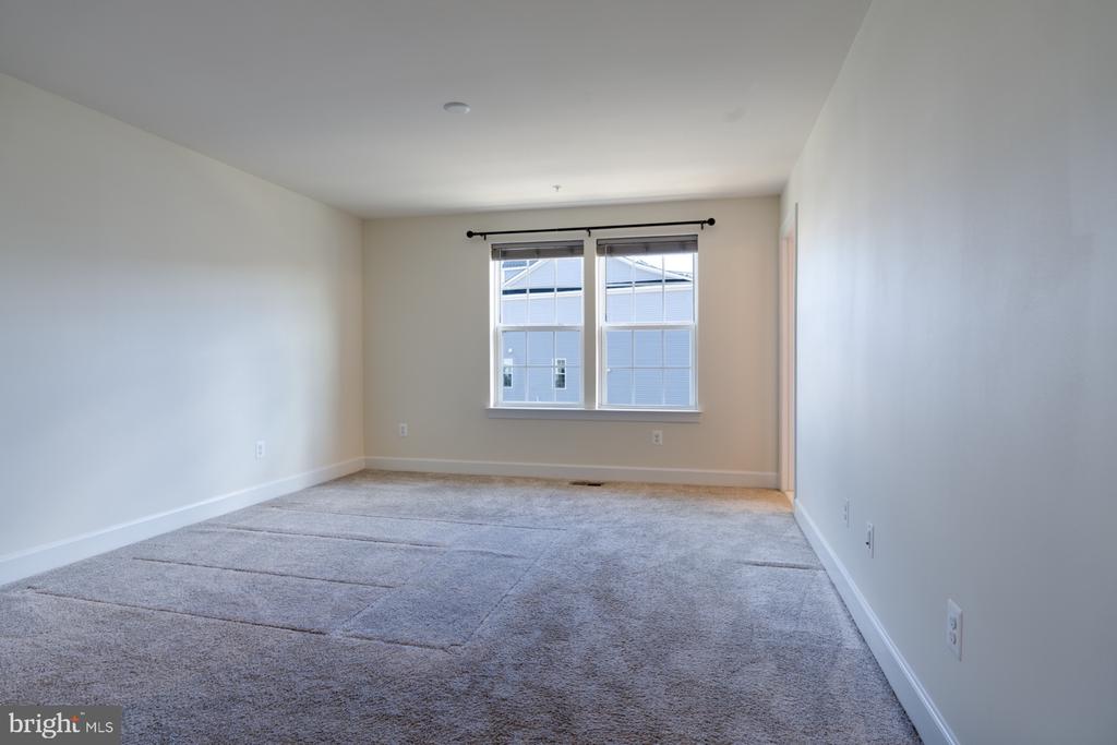 9105 FOX STREAM WAY