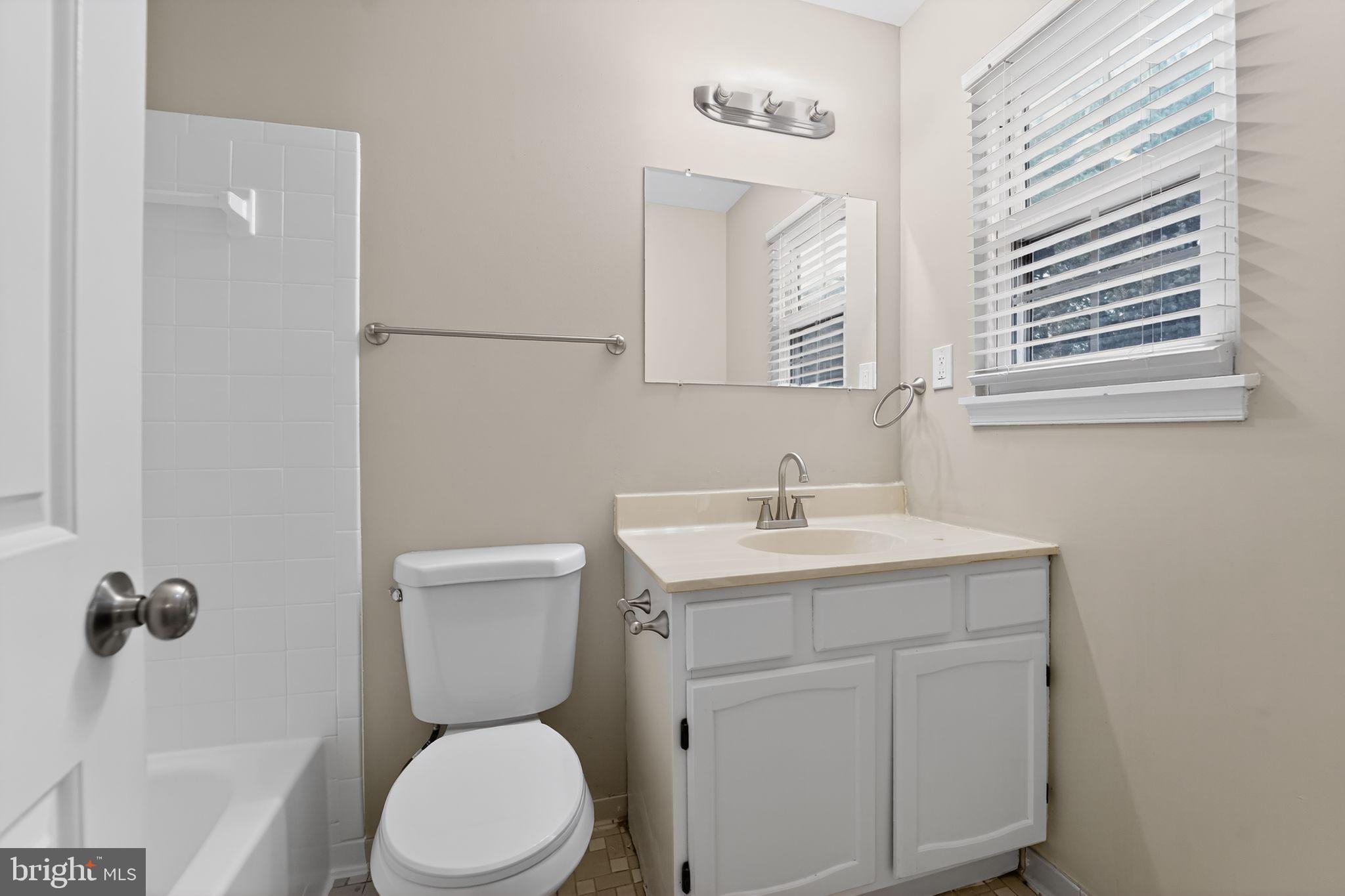 5904 MARDELLA BOULEVARD