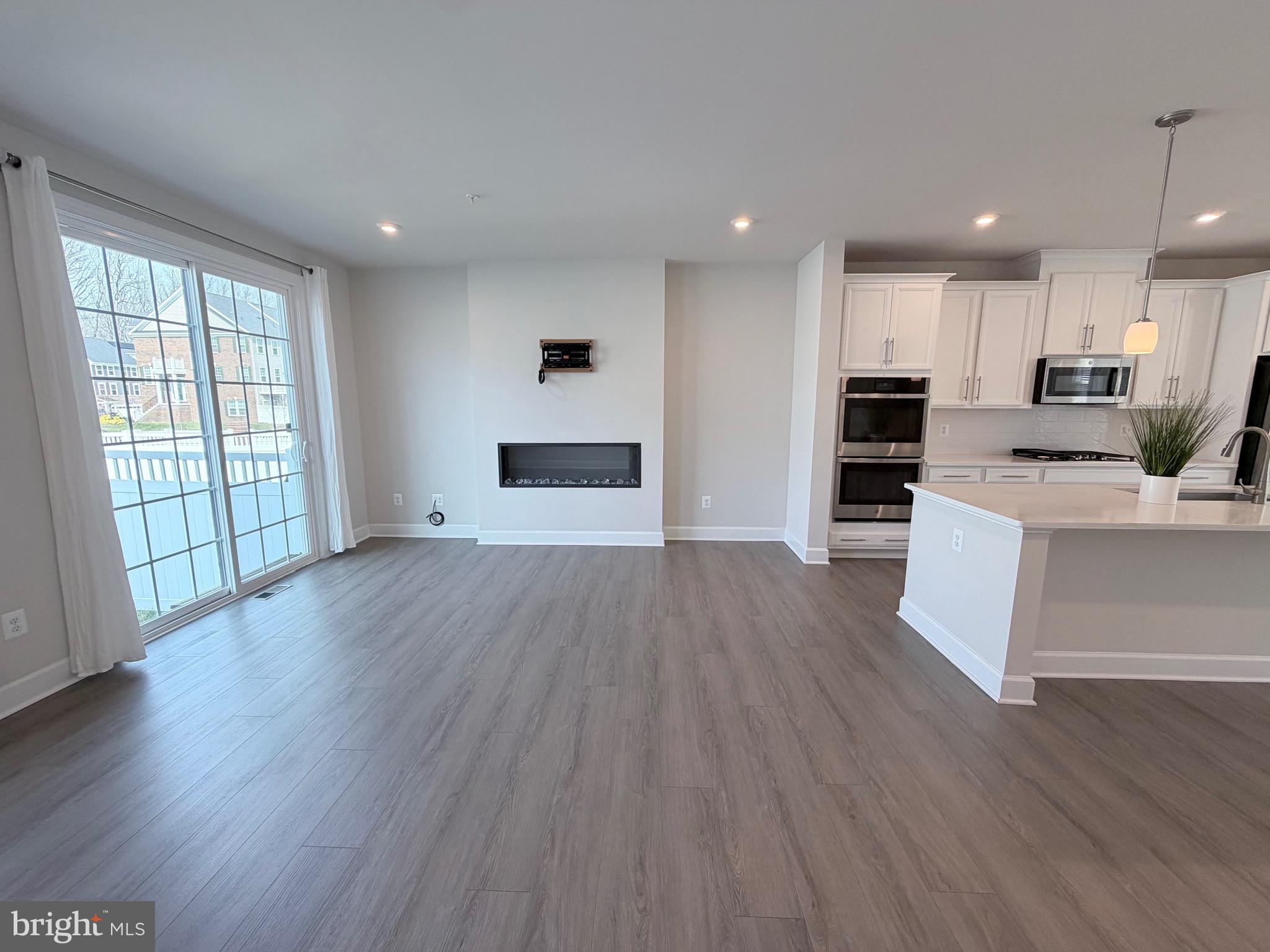 10825 FOXTROT CIRCLE