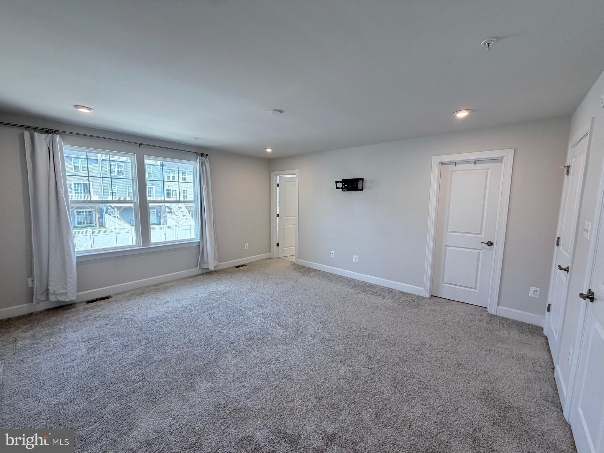 10825 FOXTROT CIRCLE