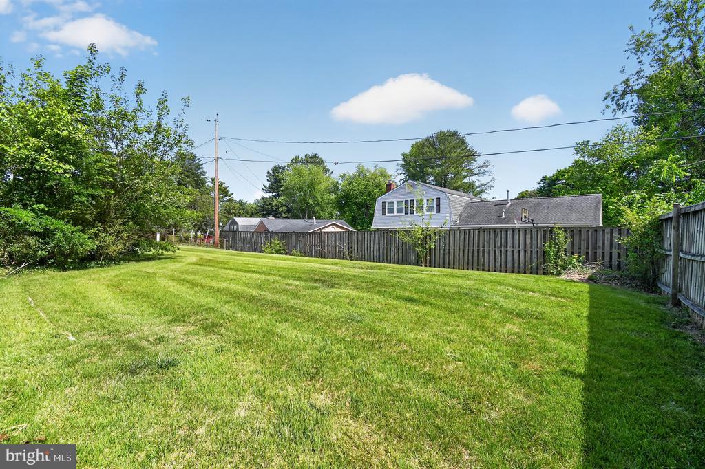 16109 POND MEADOW LANE