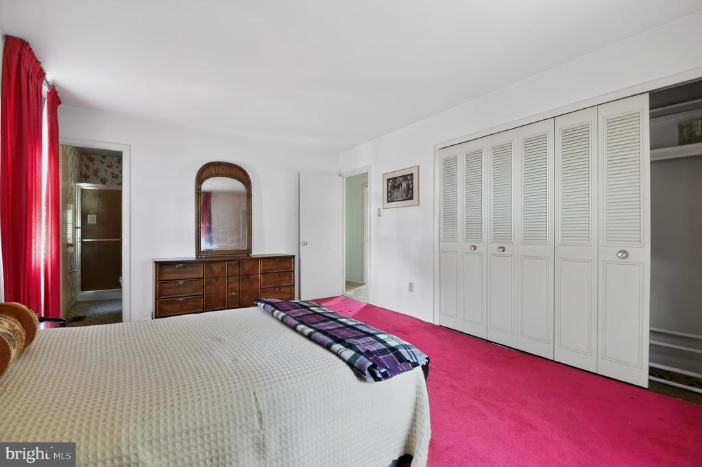 16109 POND MEADOW LANE
