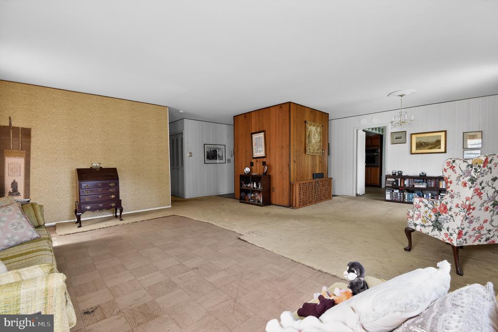 16109 POND MEADOW LANE