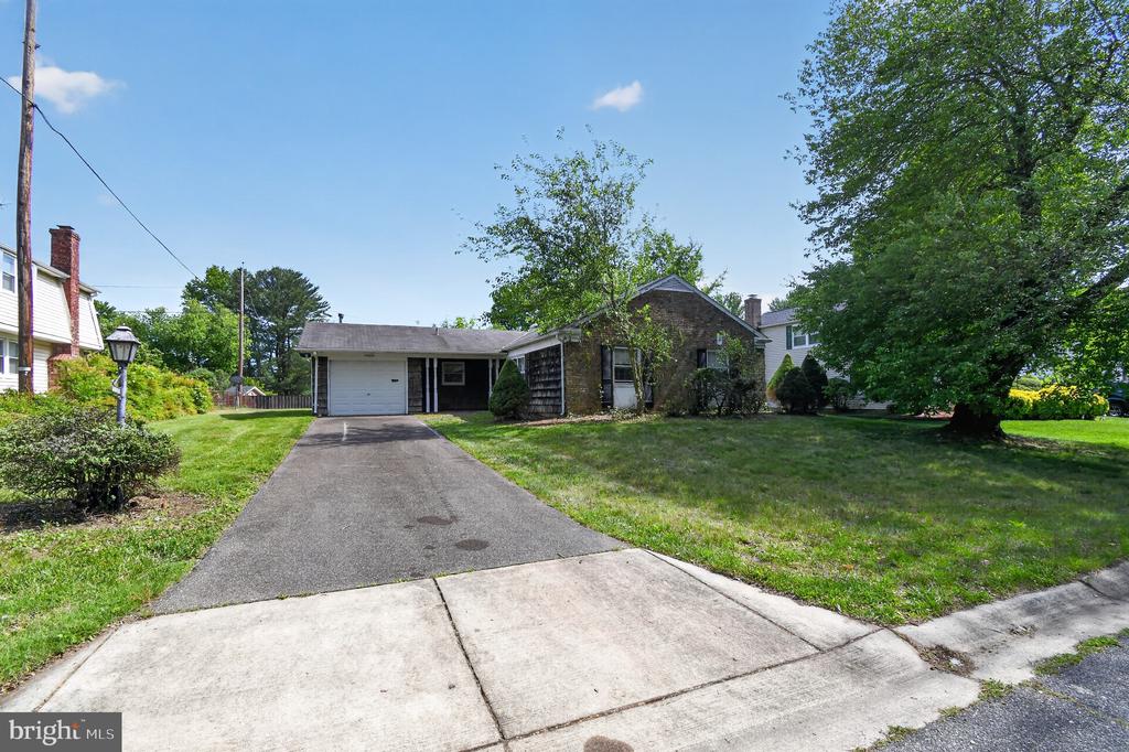16109 POND MEADOW LANE