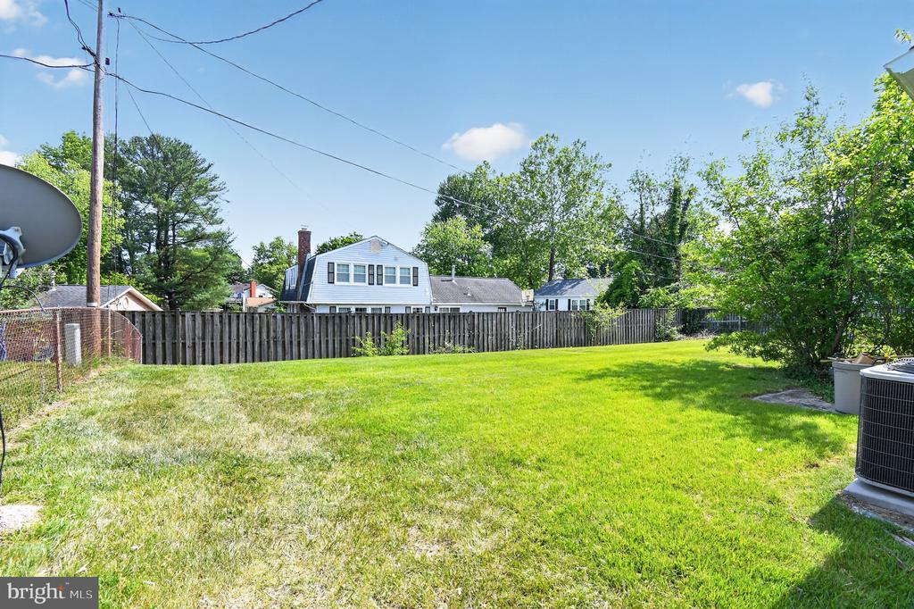 16109 POND MEADOW LANE