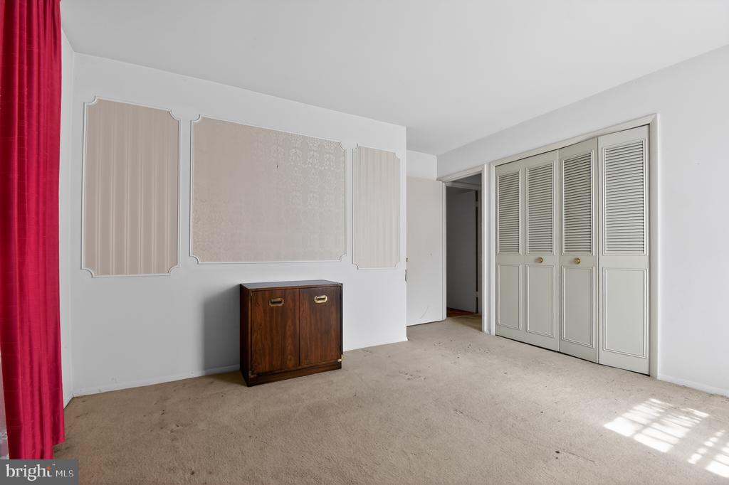 16109 POND MEADOW LANE