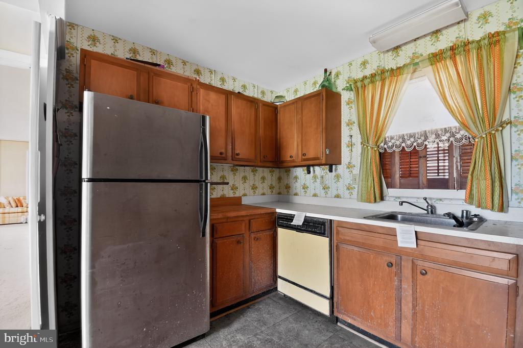 16109 POND MEADOW LANE