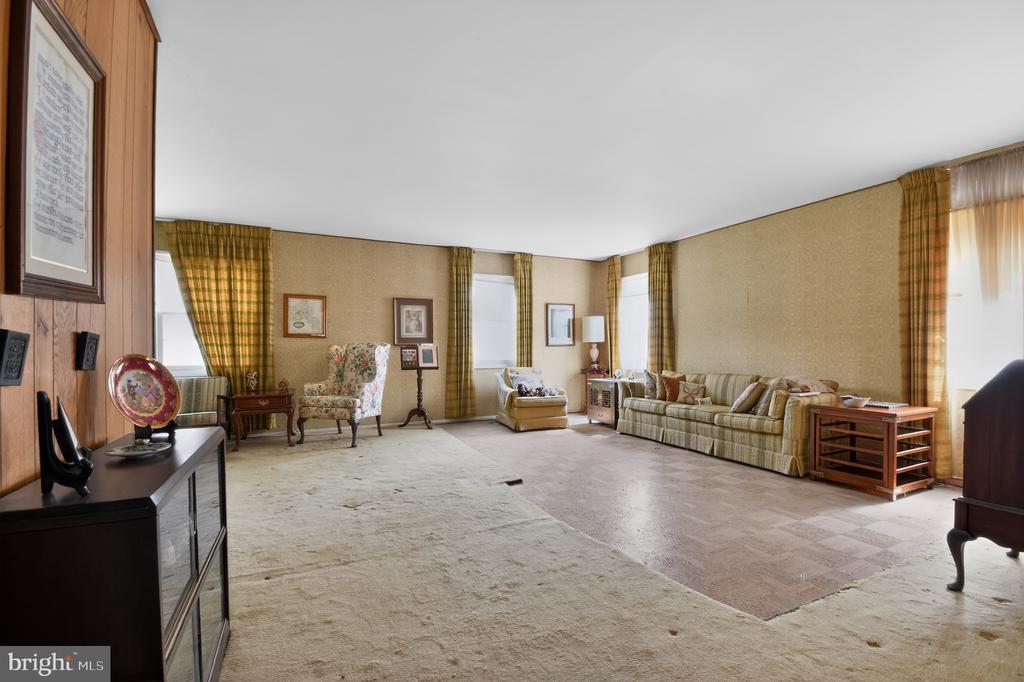 16109 POND MEADOW LANE