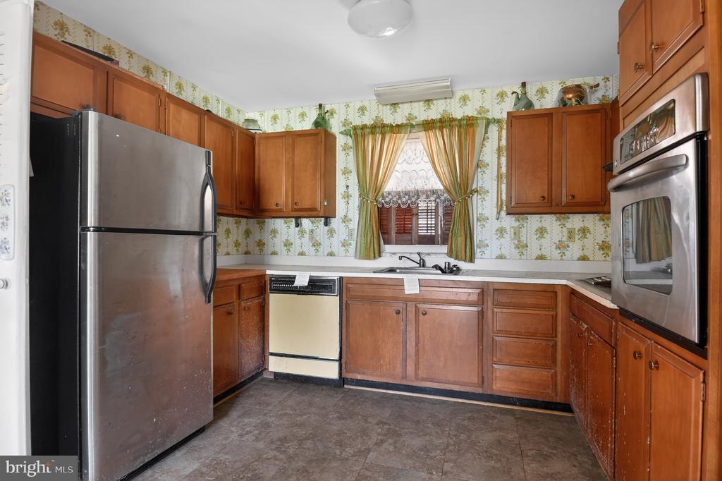 16109 POND MEADOW LANE