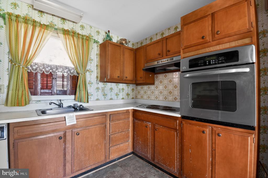 16109 POND MEADOW LANE
