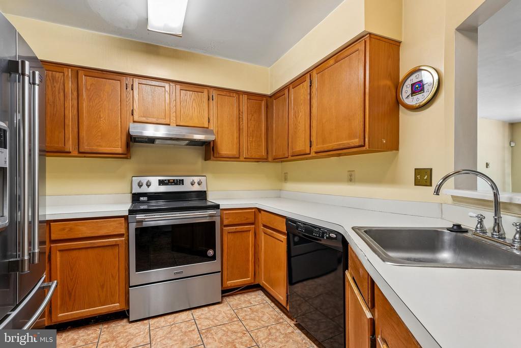 4851 BROOKSTONE TERRACE 23
