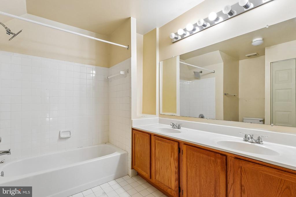 4851 BROOKSTONE TERRACE 23