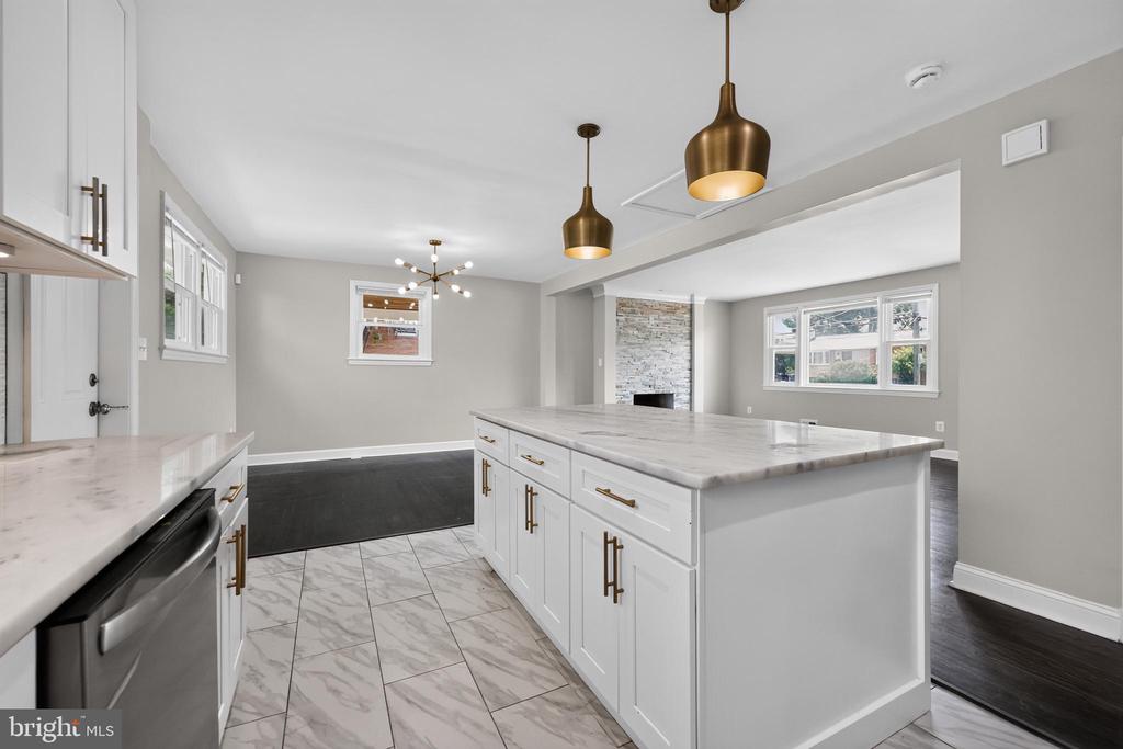 4402 RIDGECREST DRIVE