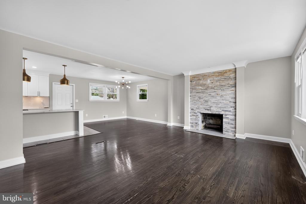 4402 RIDGECREST DRIVE
