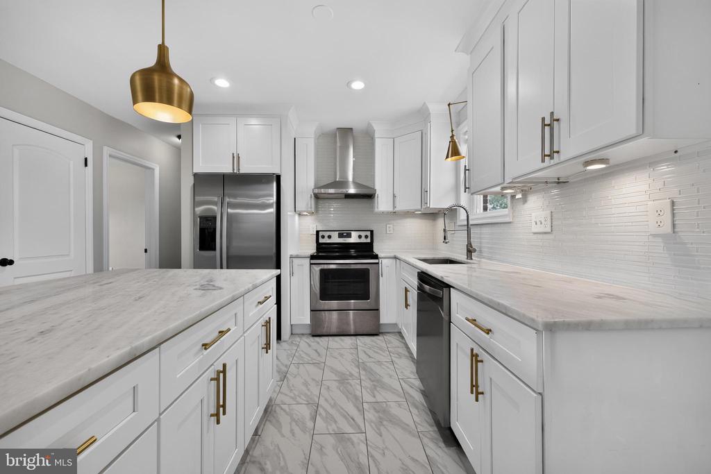 4402 RIDGECREST DRIVE