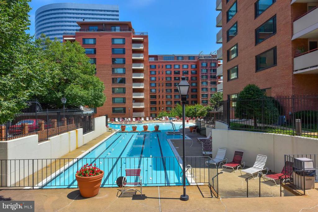 1021 ARLINGTON BOULEVARD Unit: 1138