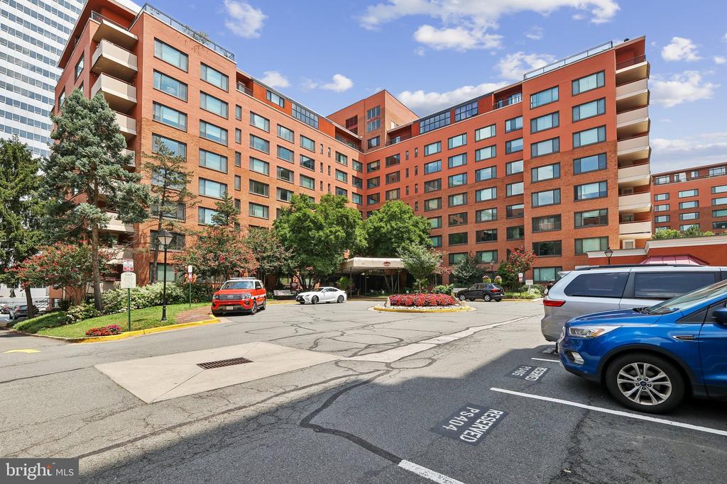 1021 ARLINGTON BOULEVARD Unit: 1138