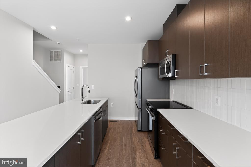 FAIRFAX Unit: 500