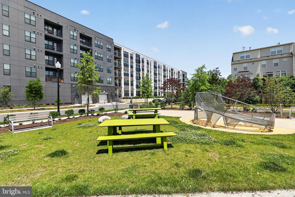 FAIRFAX Unit: 500