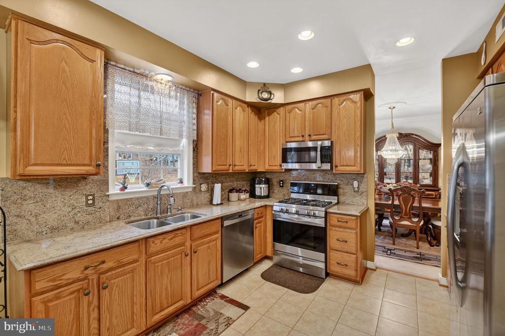 5837 RHODE ISLAND DRIVE