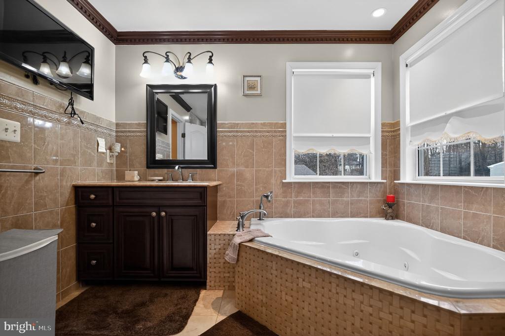 5837 RHODE ISLAND DRIVE