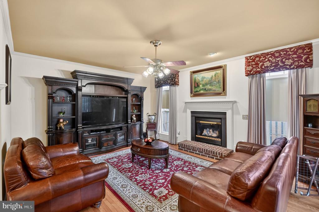 5837 RHODE ISLAND DRIVE