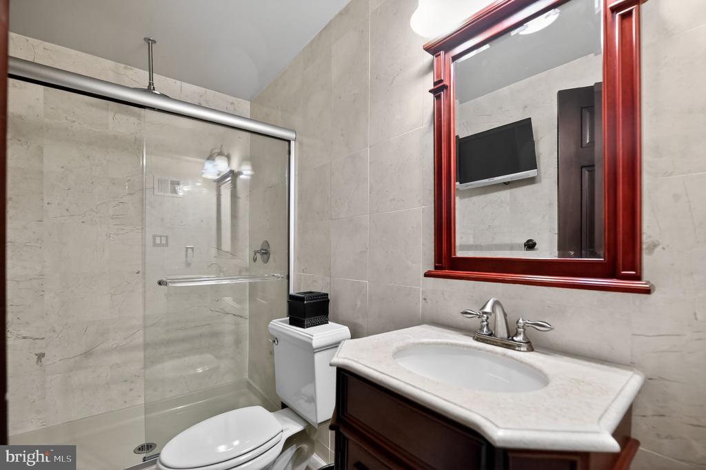 5837 RHODE ISLAND DRIVE