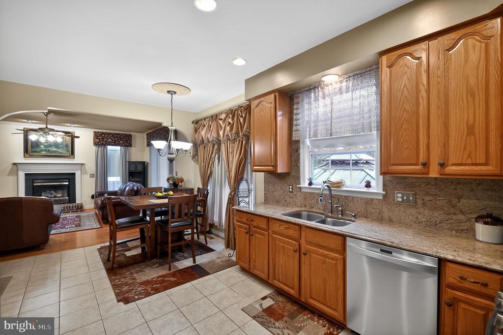 5837 RHODE ISLAND DRIVE