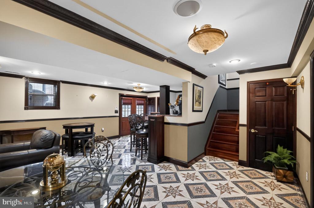 5837 RHODE ISLAND DRIVE