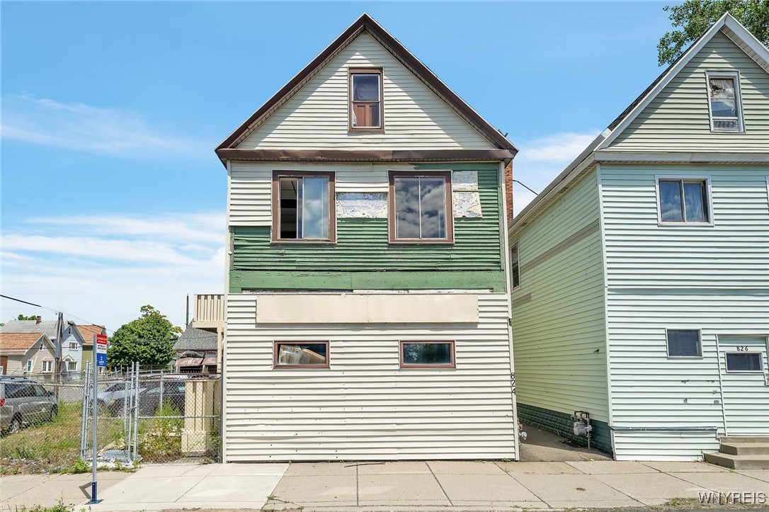 824 Clinton Street