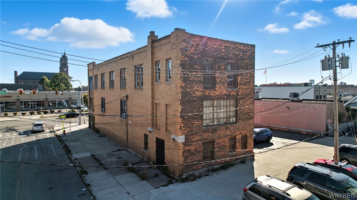 1058 Broadway Street