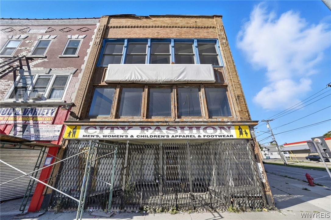 1058 Broadway Street