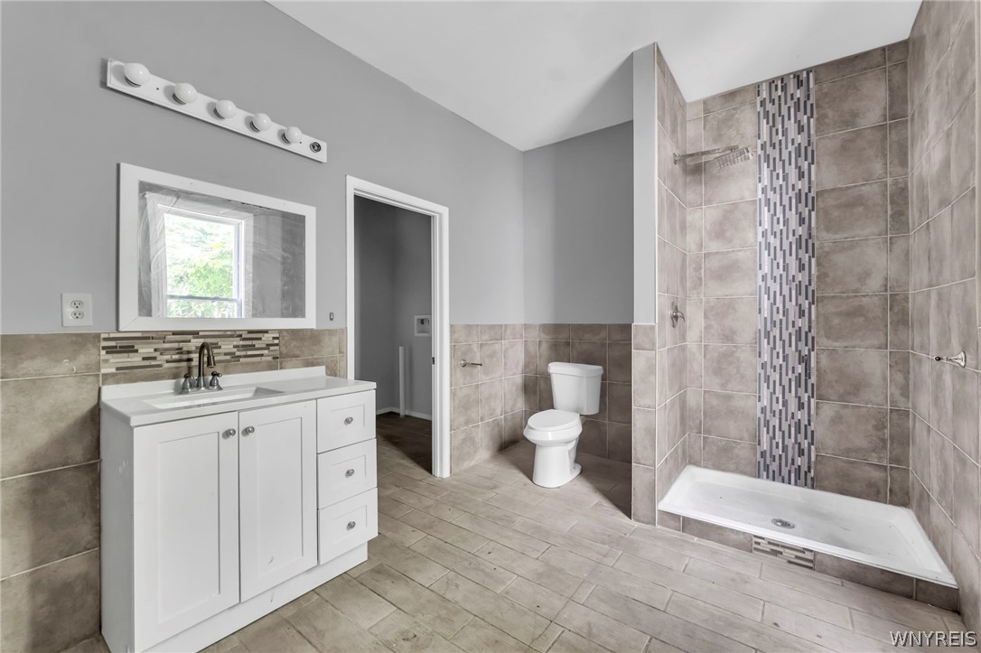 33 Lafayette Avenue