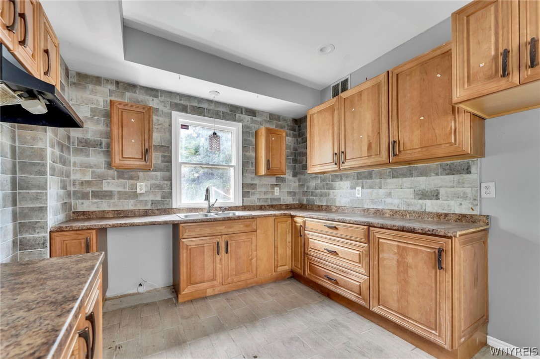 33 Lafayette Avenue