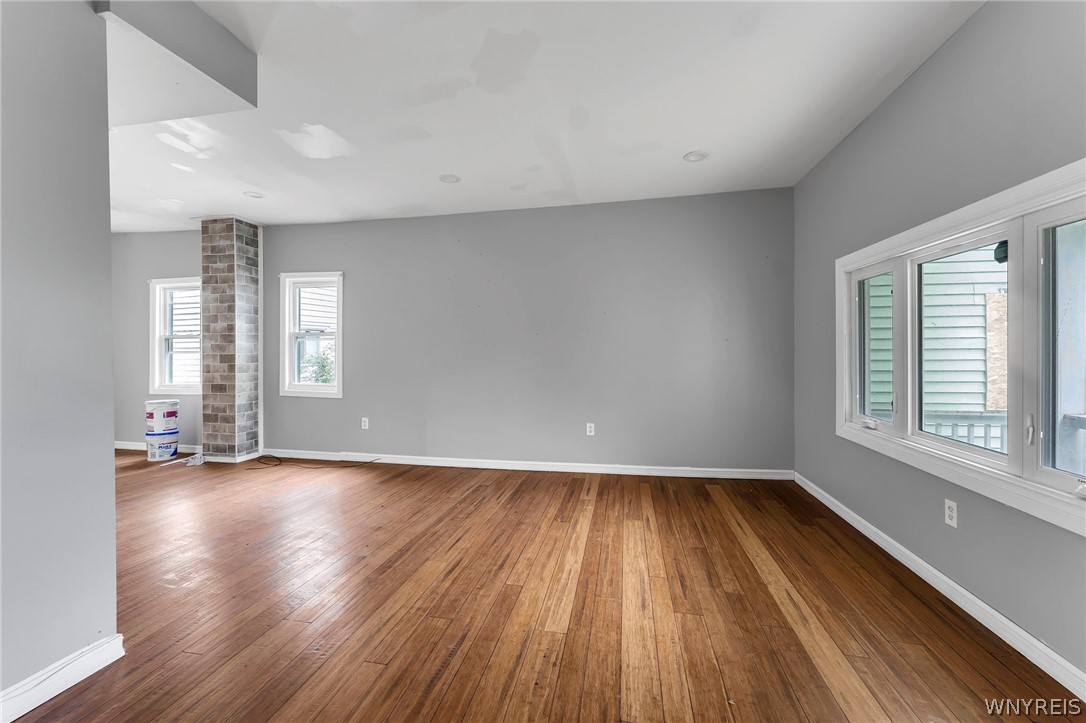 33 Lafayette Avenue