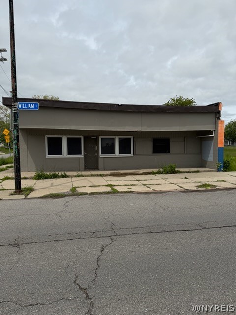582 East William Street