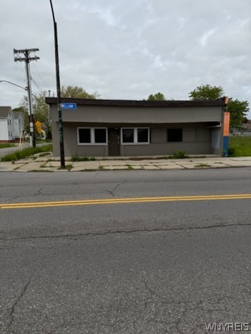 582 East William Street