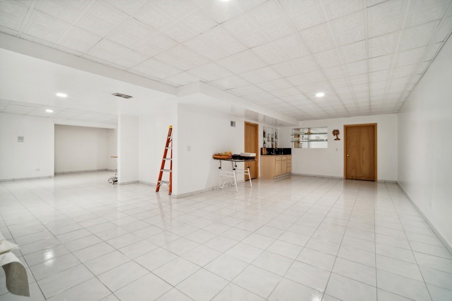 2512 Joshua Lane