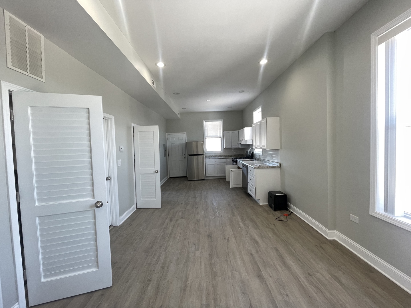 930 W 35th Street Unit: 3R