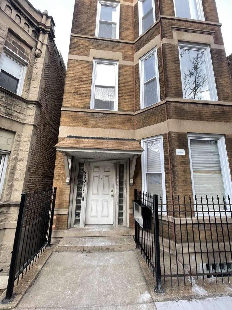 930 W 35th Street Unit: 1R