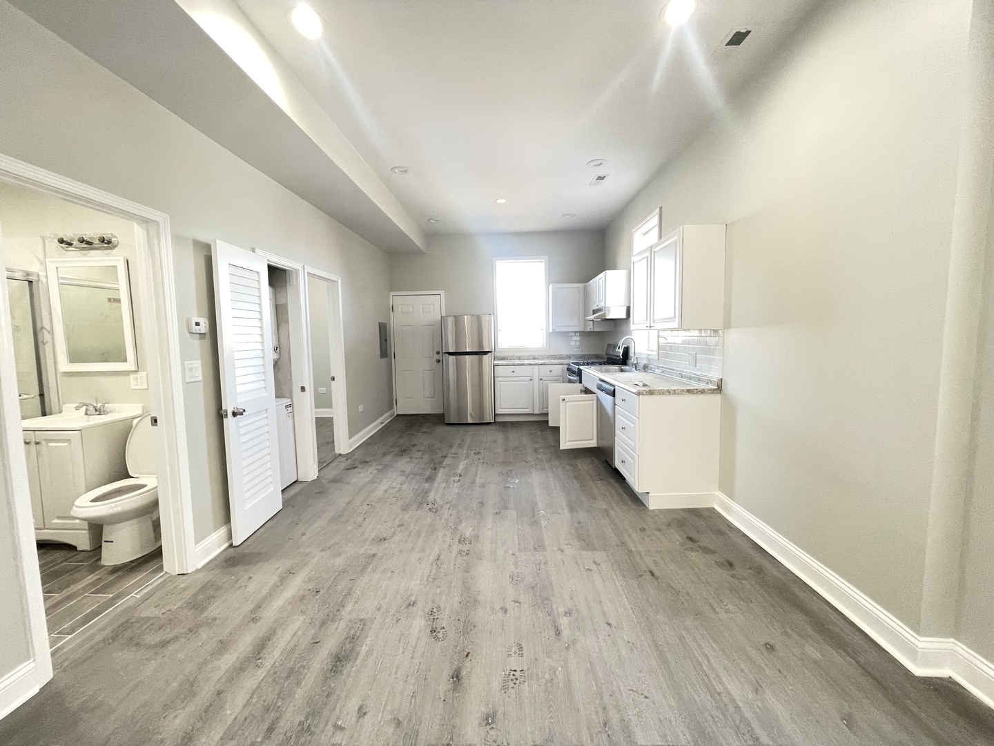 930 W 35th Street Unit: 2R