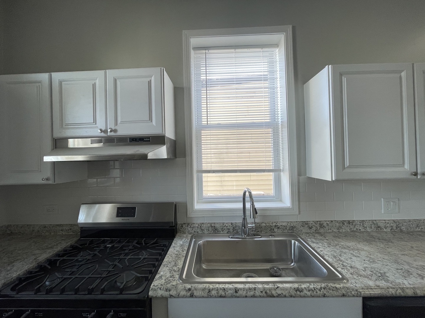 930 W 35th Street Unit: 2R