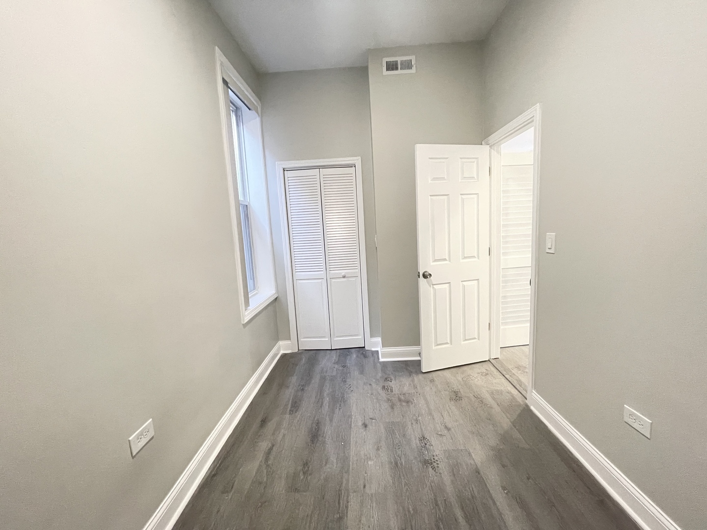 930 W 35th Street Unit: 2R