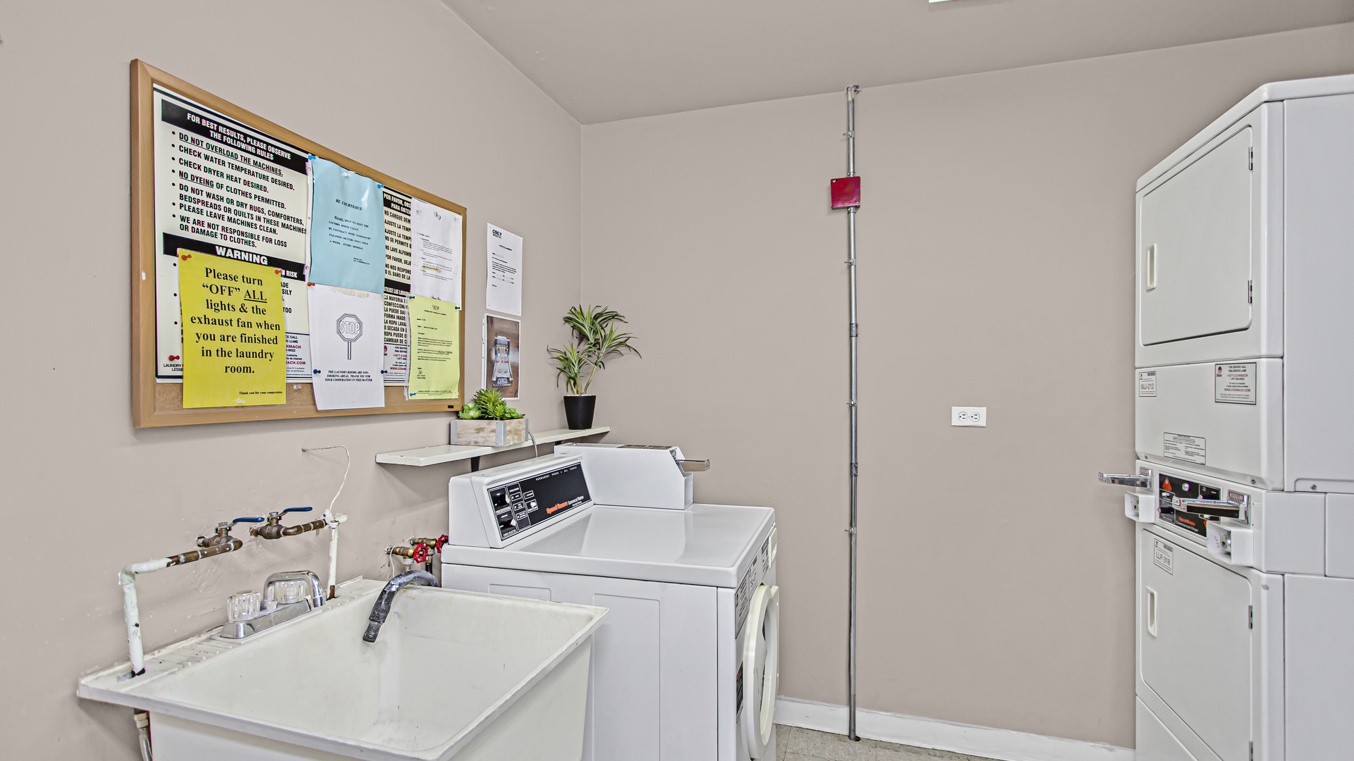 702 E Algonquin Road Unit: K209