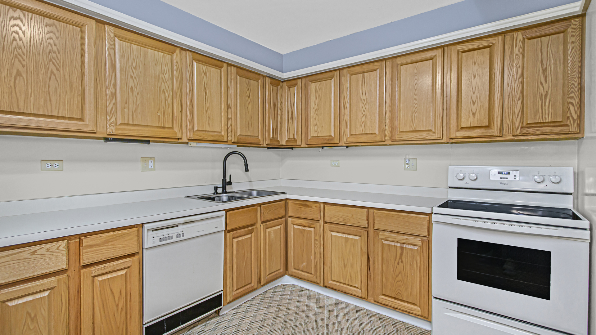 702 E Algonquin Road Unit: K209