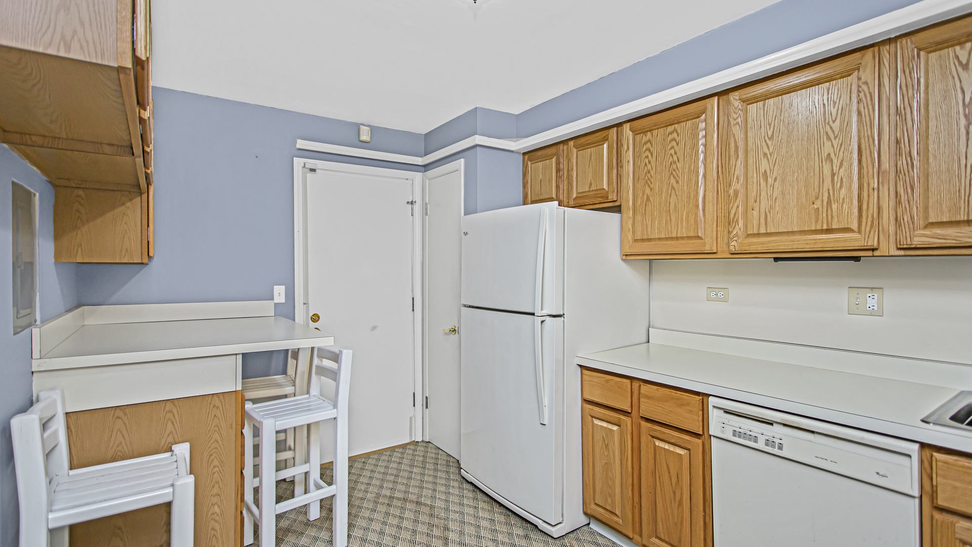 702 E Algonquin Road Unit: K209